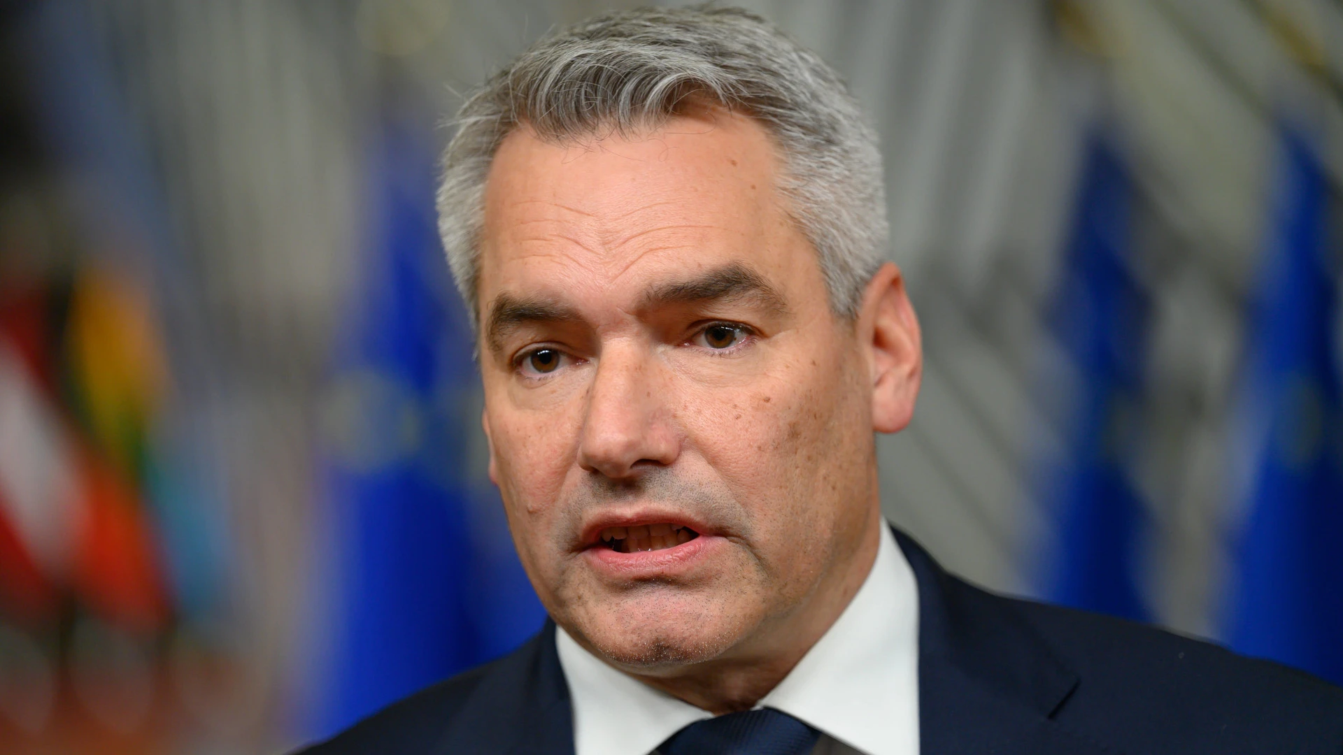 Finanzminister Marterbauer nominiert Karl Nehammer für einen Job bei der Europäischen Investitionsbank