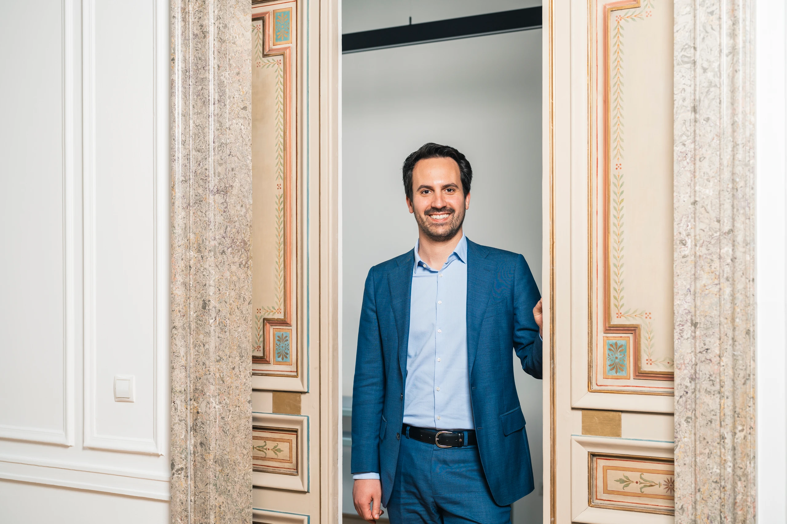 © Matt Observe Blurred image background