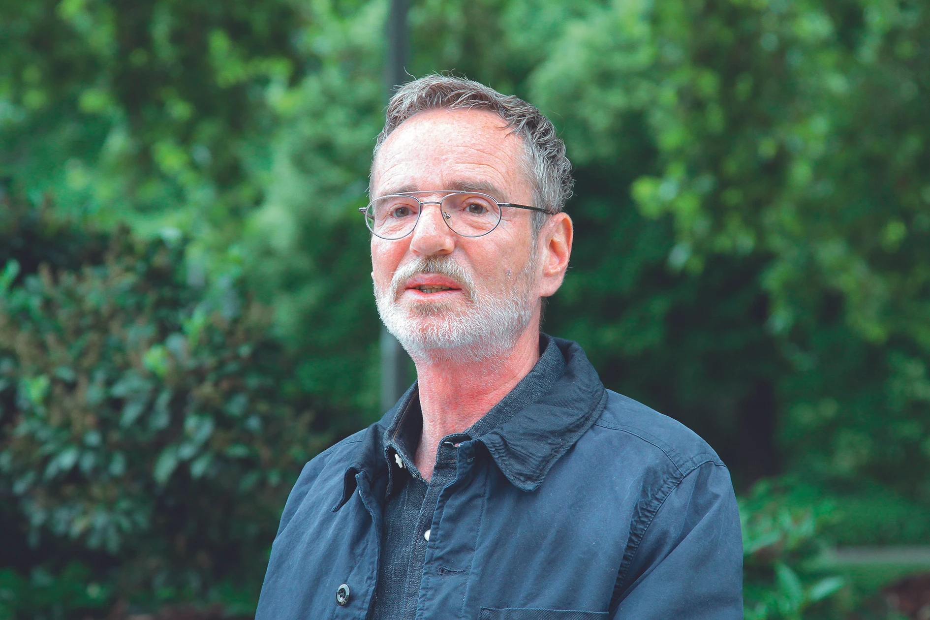 © Barbara Loschan / SEPA.Media / picturedesk.com WIEN, OESTERREICH - 25. MAI: Leiter der Wettbewerbs-Jury Hannes Sulzenbacher bei der Praesentation des Siegerentwurfs fuer das Denkmal fuer die Opfer der Homosexuellen-Verfolgung in der NS-Zeit im Resselpark am 25. Mai 2022 in Wien, Oesterreich.220525