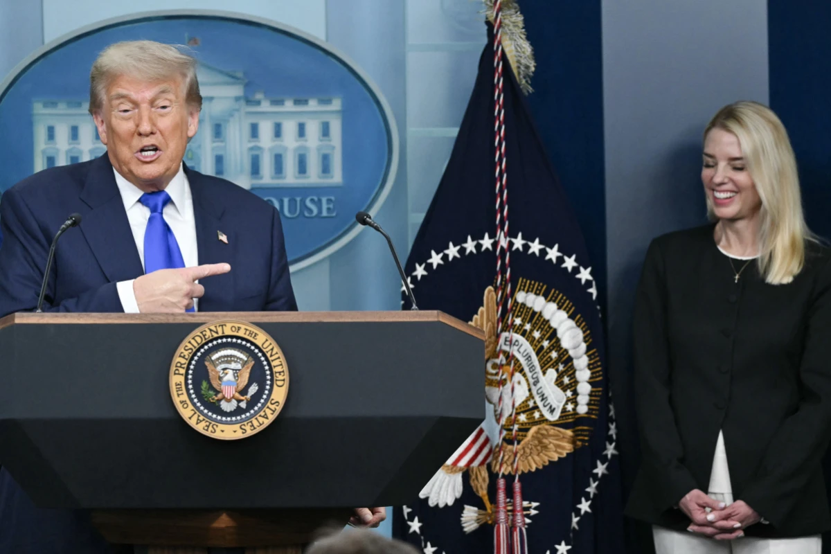 Trump habe Bondi gebeten, die Unterlagen vorzulegen