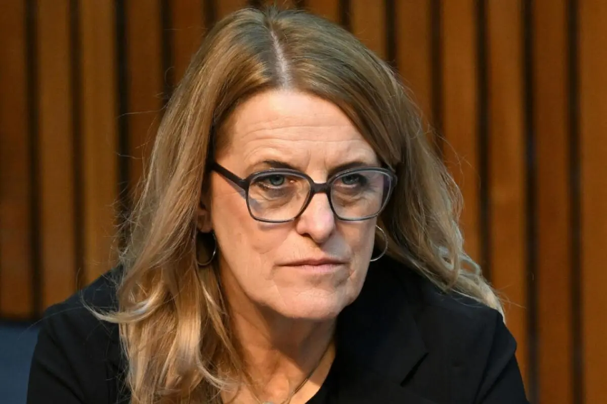 Staatssekretärin Königsberger-Ludwig bei einer Nationalratssitzung