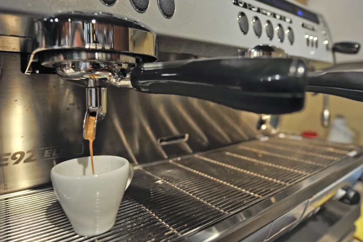 Koffein blockiert die Adenosin-Rezeptoren im Gehirn