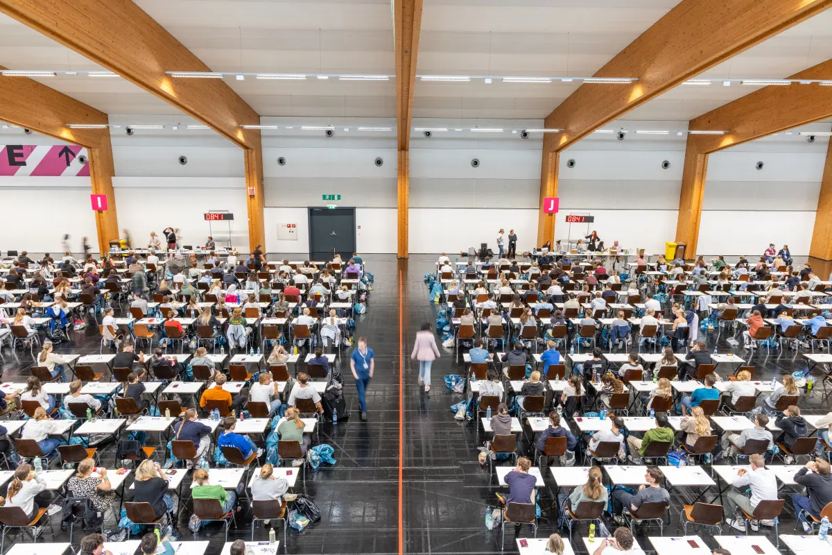 Zuletzt bewarben sich 12.400 Kandidaten für 1.900 Plätze