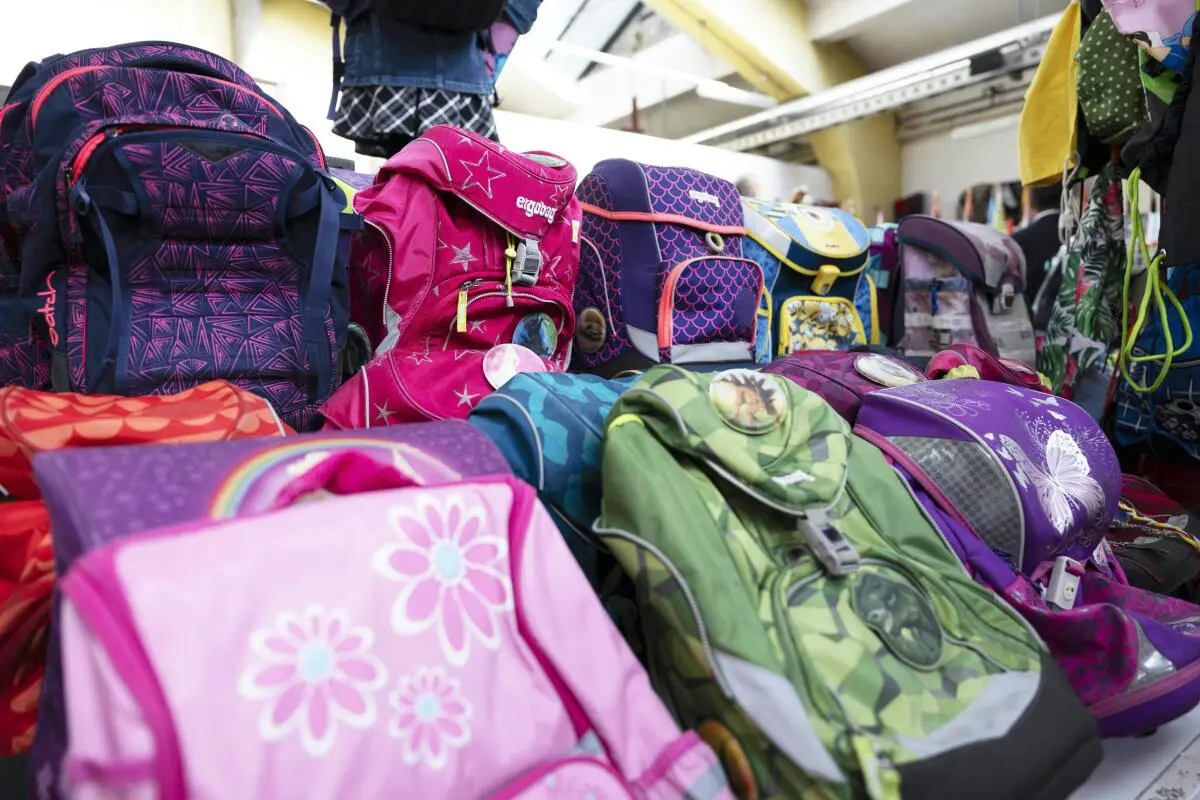 Schultaschen, Bücher, Stifte und Co. kosten viel Geld