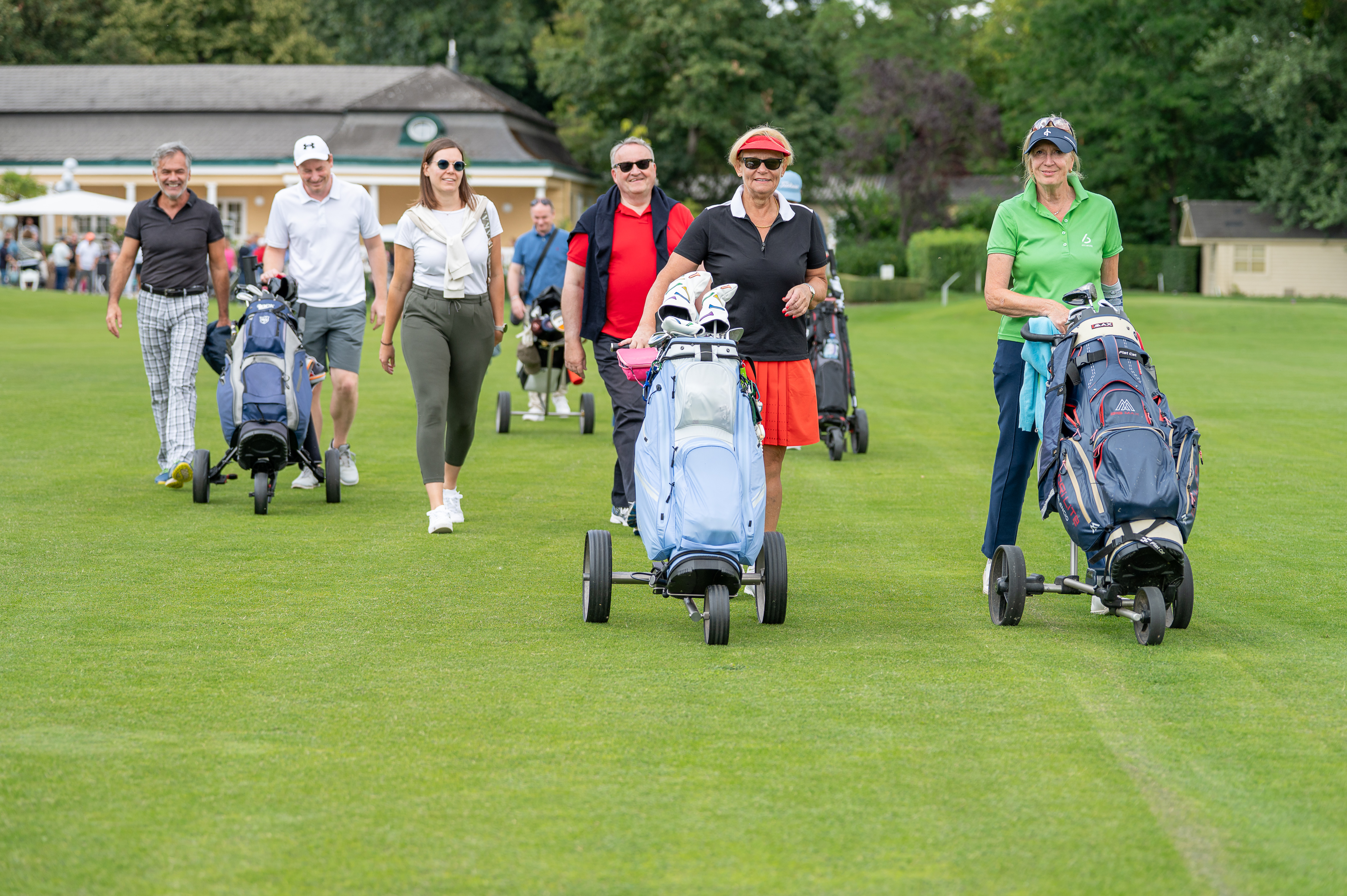 2. CARI Charity Golfturnier – Bild 6 von 11