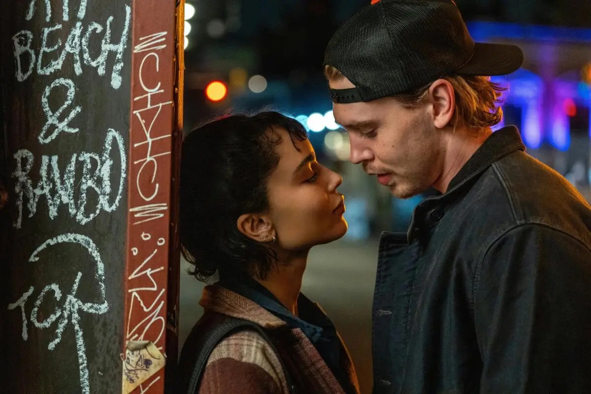 Zoë Kravitz und Austin Butler turteln vor New Yorker Bar
