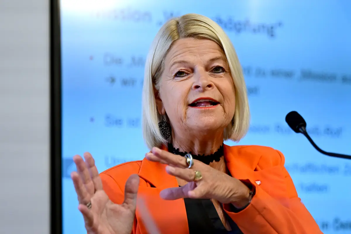 Ministerin Tanner nimmt für Österreich teil