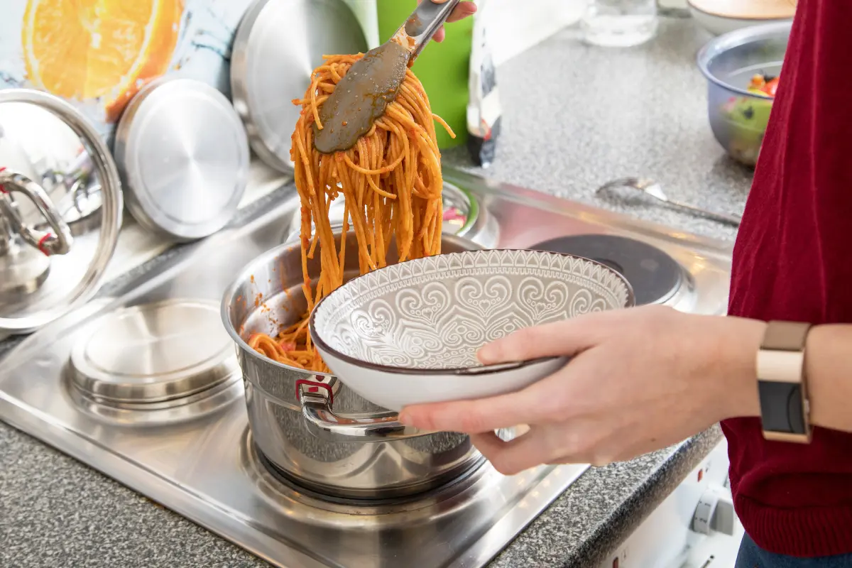 Warmhalten bei mindestens 60 Grad hilft Keime zu vermeiden