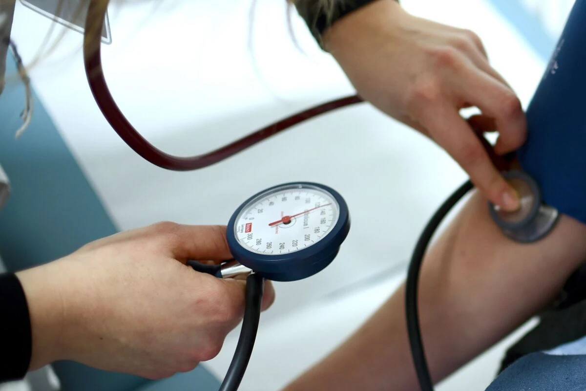 ++ ARCHIVBILD ++ Etwa jeder zweite Erwachsene leidet an Bluthochdruck