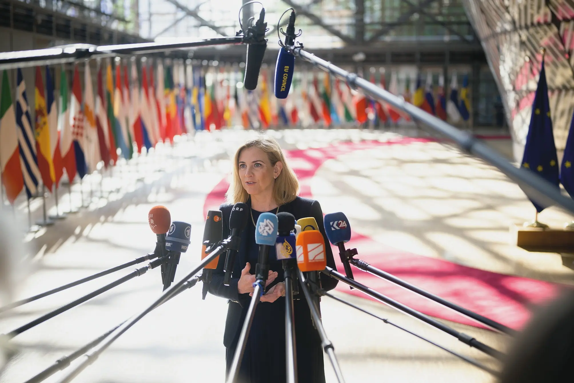 *** SERVICEBILD *** ABD0021_20250715 - BRÜSSEL - EUROPÄISCHE UNION: ++ HANDOUT ++ Außenministerin Beate Meinl-Reisinger (NEOS) am Dienstag, 15. Juli 2025, im Rahmen eines EU-Außenministerrats in Brüssel. - FOTO: APA/BMEIA/MICHAEL GRUBER - ++ WIR WEISEN AUSDRÜCKLICH DARAUF HIN, DASS EINE VERWENDUNG DES BILDES AUS MEDIEN- UND/ODER URHEBERRECHTLICHEN GRÜNDEN AUSSCHLIESSLICH IM ZUSAMMENHANG MIT DEM ANGEFÜHRTEN ZWECK UND REDAKTIONELL ERFOLGEN DARF - VOLLSTÄNDIGE COPYRIGHTNENNUNG VERPFLICHTEND ++ - 20250715_PD1283 - Rechteinfo: Servicebild (SB) Bei diesem Bild ist PictureDesk ausschlieÃŸlich technischer Dienstleister und stellt eine technische BearbeitungsgebÃ¼hr in Rechnung. PictureDesk ist weder Urheber noch Rechteinhaber. Die Nutzung liegt in alleiniger Verantwortung des Kunden. Nur fÃ¼r redaktionelle Nutzung!