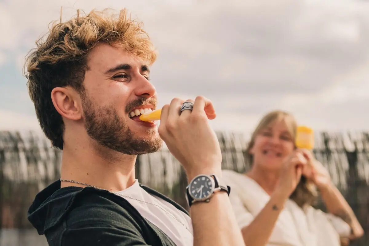 Eiskaltes sollte man in kleinen Happen essen