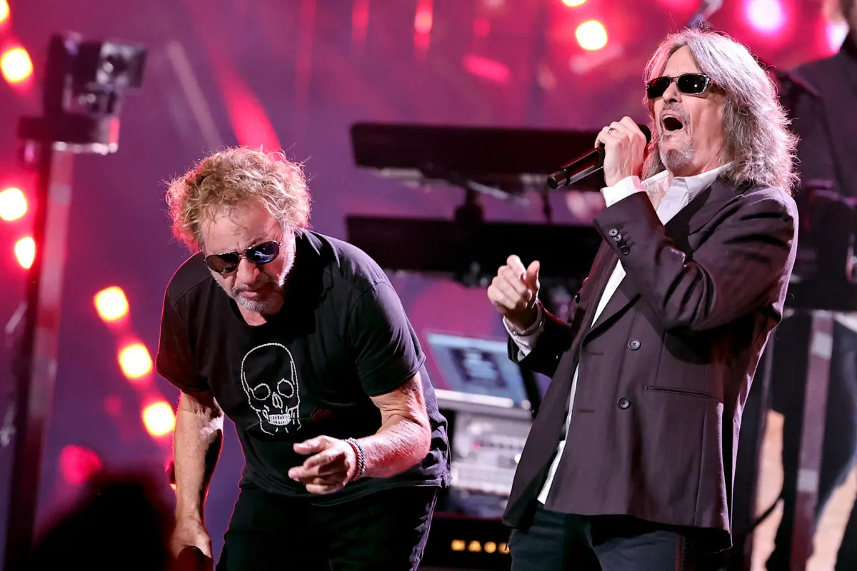 Foreigner tragen sich als Hochzeitsband an