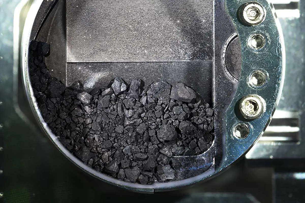 Raumsonde Hayabusa-2 brachte 2020 eine Probe von Ryugu zur Erde