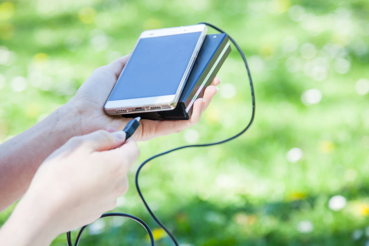Eine Powerbank mitzunehmen sollte gut überdacht werden