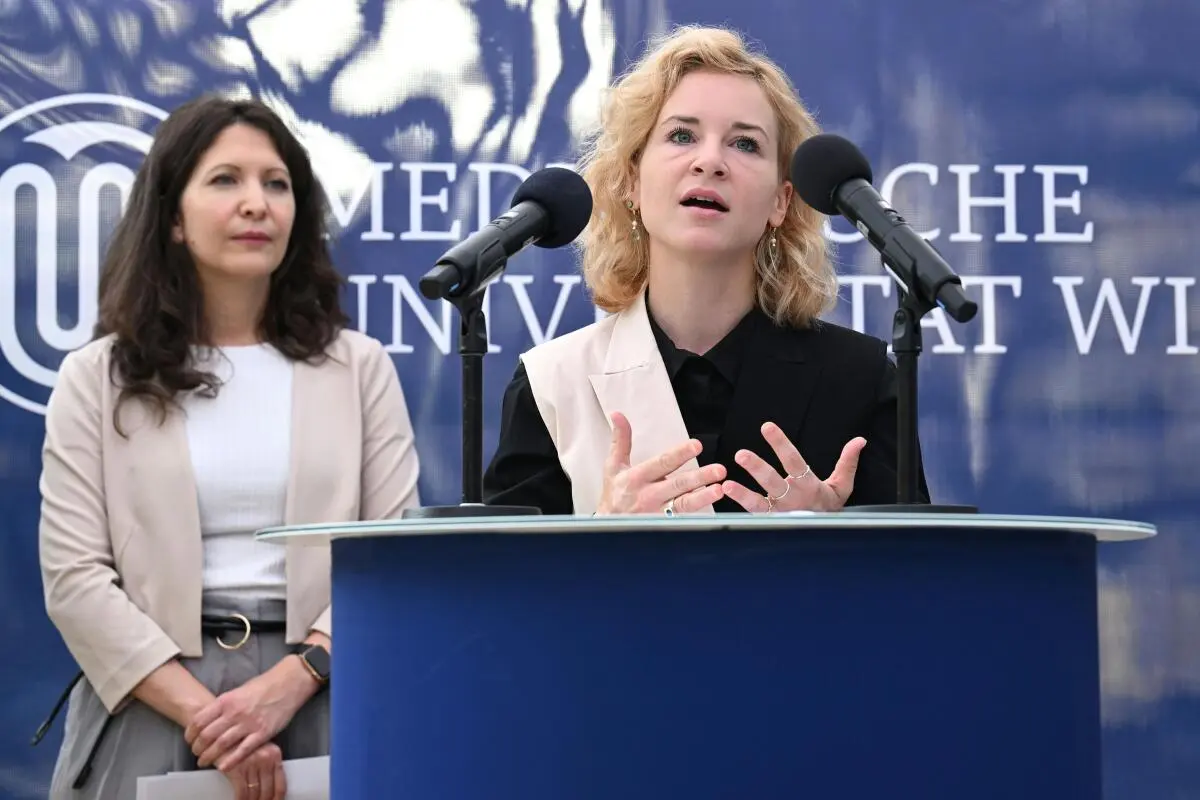 Holzleitner bei einer Pressekonferenz Anfang September