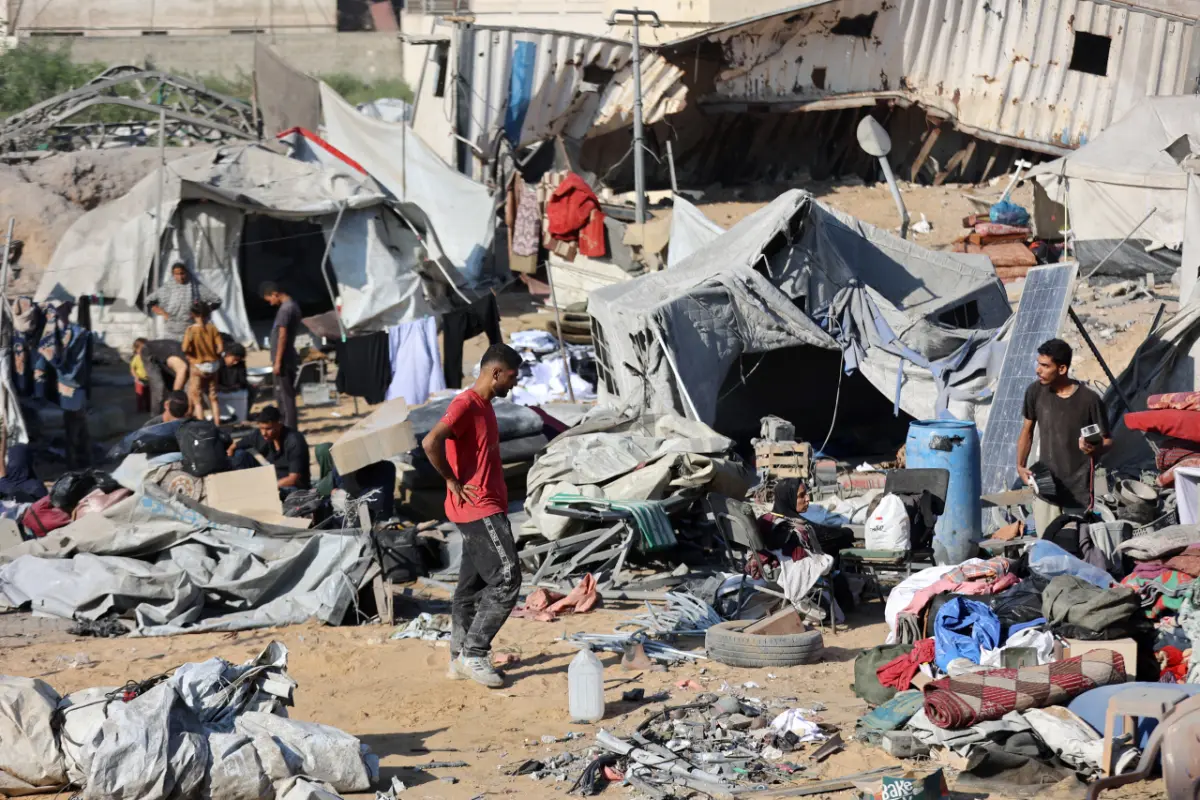 Vertriebene Palästinsner in Notunterkünften nahe Gaza-Stadt