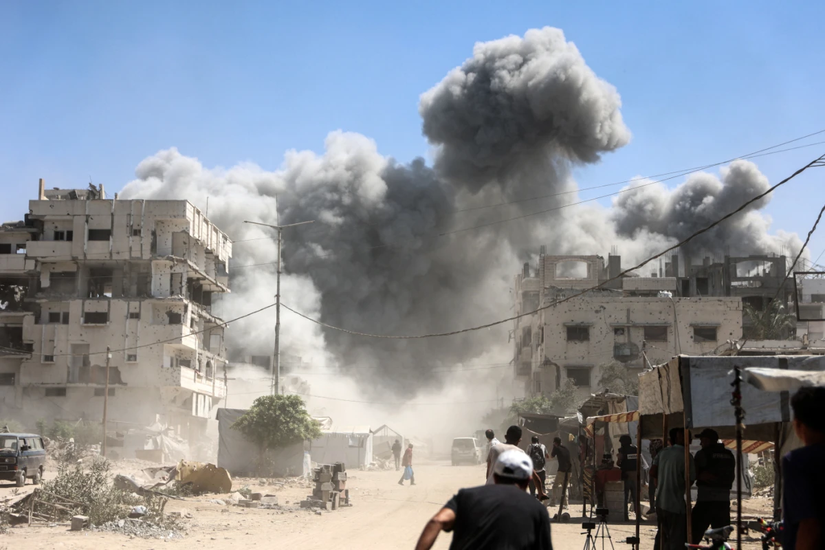 Hochhaus in Gaza Stadt zerstört