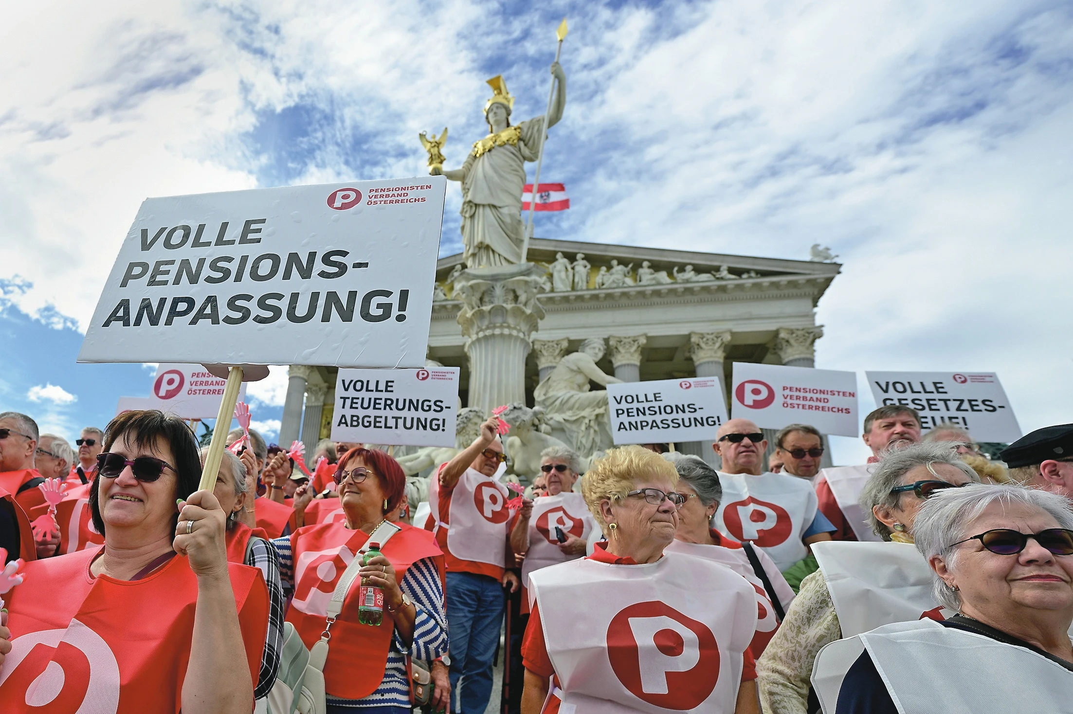 © APA/ROLAND SCHLAGER Blurred image background