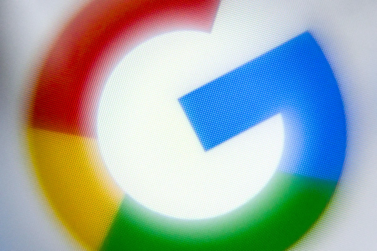 Googles KI schnappt anderen Portalen Klicks weg