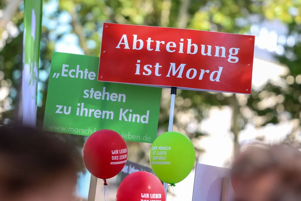 ++ ARCHIVBILD ++ Abtreibungsgegner bei einer Demonstration in Deutschland
