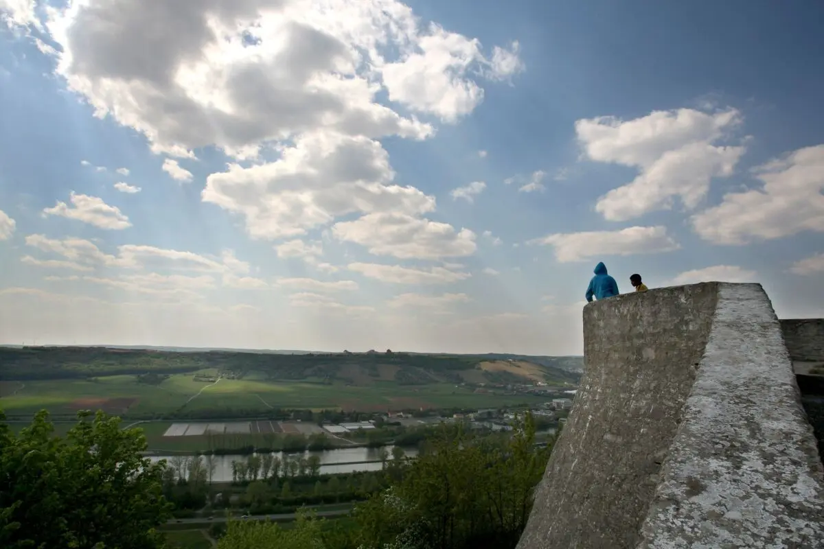 ++ ARCHIVBILD ++ Einen schönen Ausblick hat man vom Sonnenstuhlturm auch im Stehen