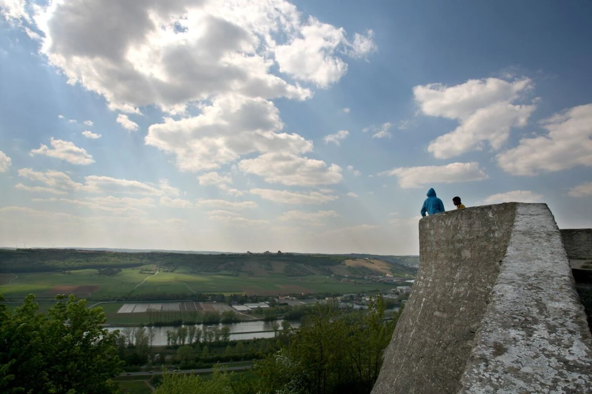 ++ ARCHIVBILD ++ Einen schönen Ausblick hat man vom Sonnenstuhlturm auch im Stehen