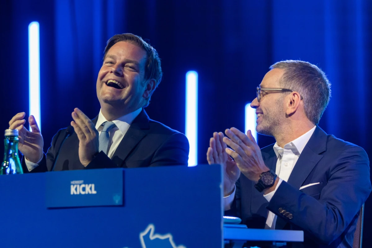 Kickl wohnt der Abwerzger-Wiederwahl im Zillertal bei