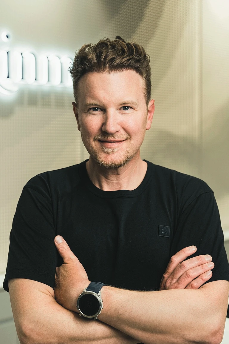 Dr. Felix Bertram