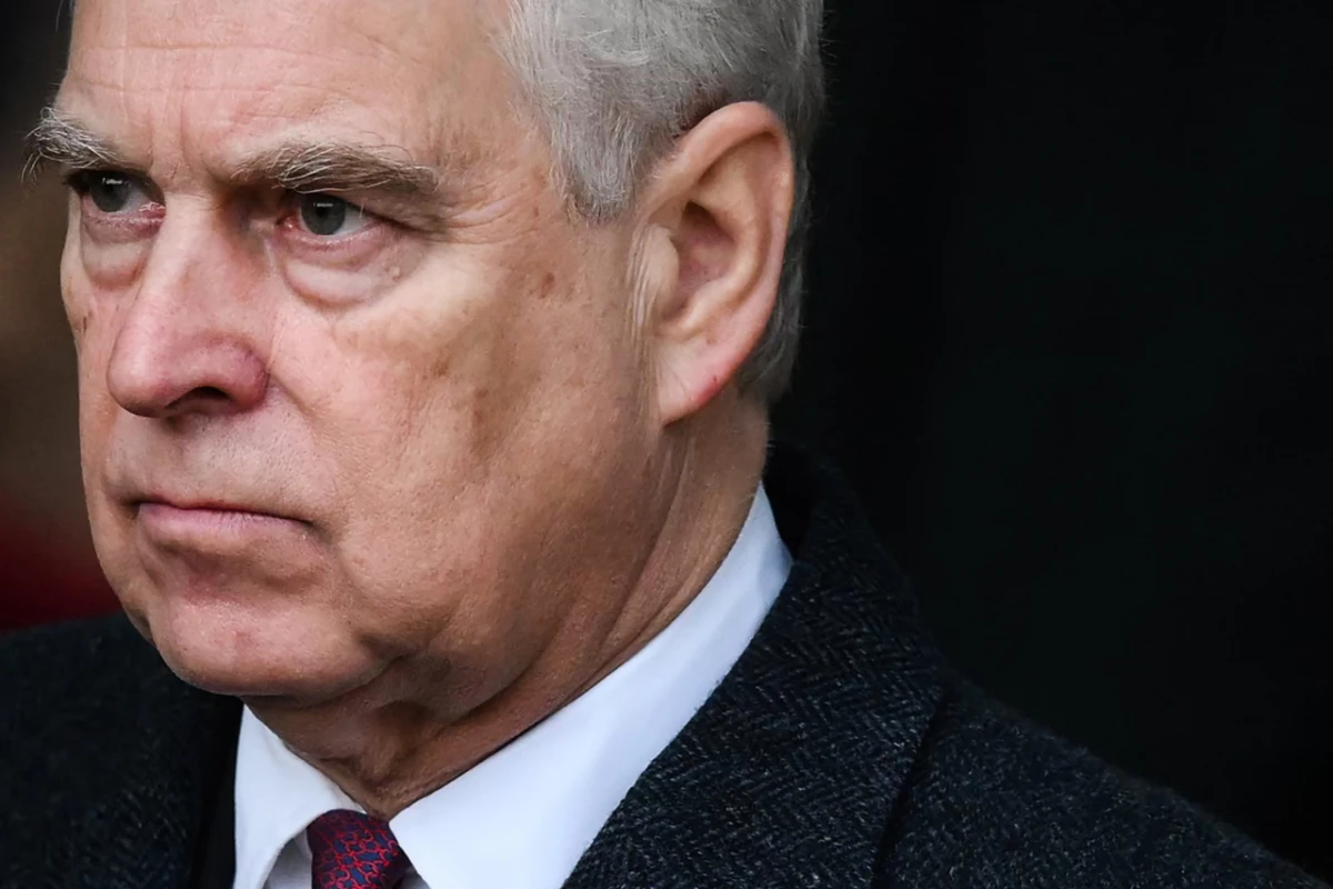 Prinz Andrew gibt seine Titel zurück