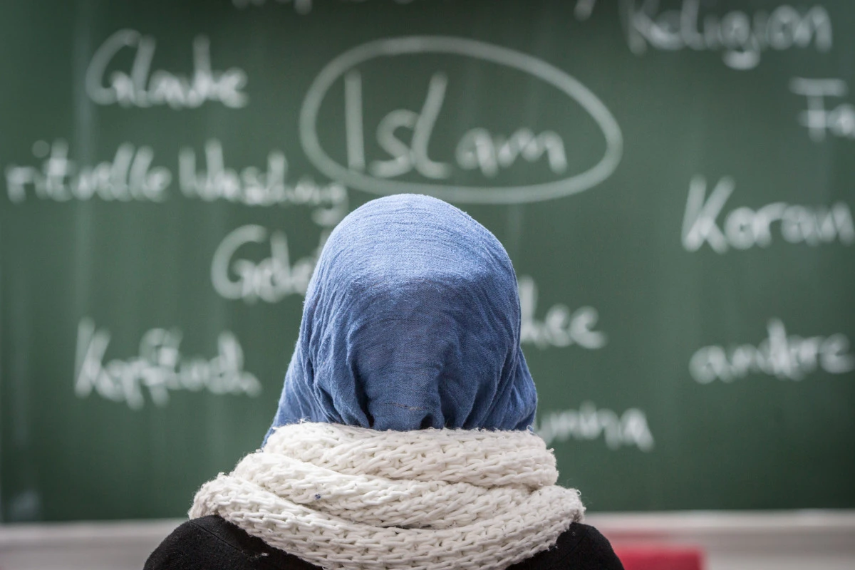 Das Kopftuch soll an Schulen bis zur achten Schulstufe verboten werden