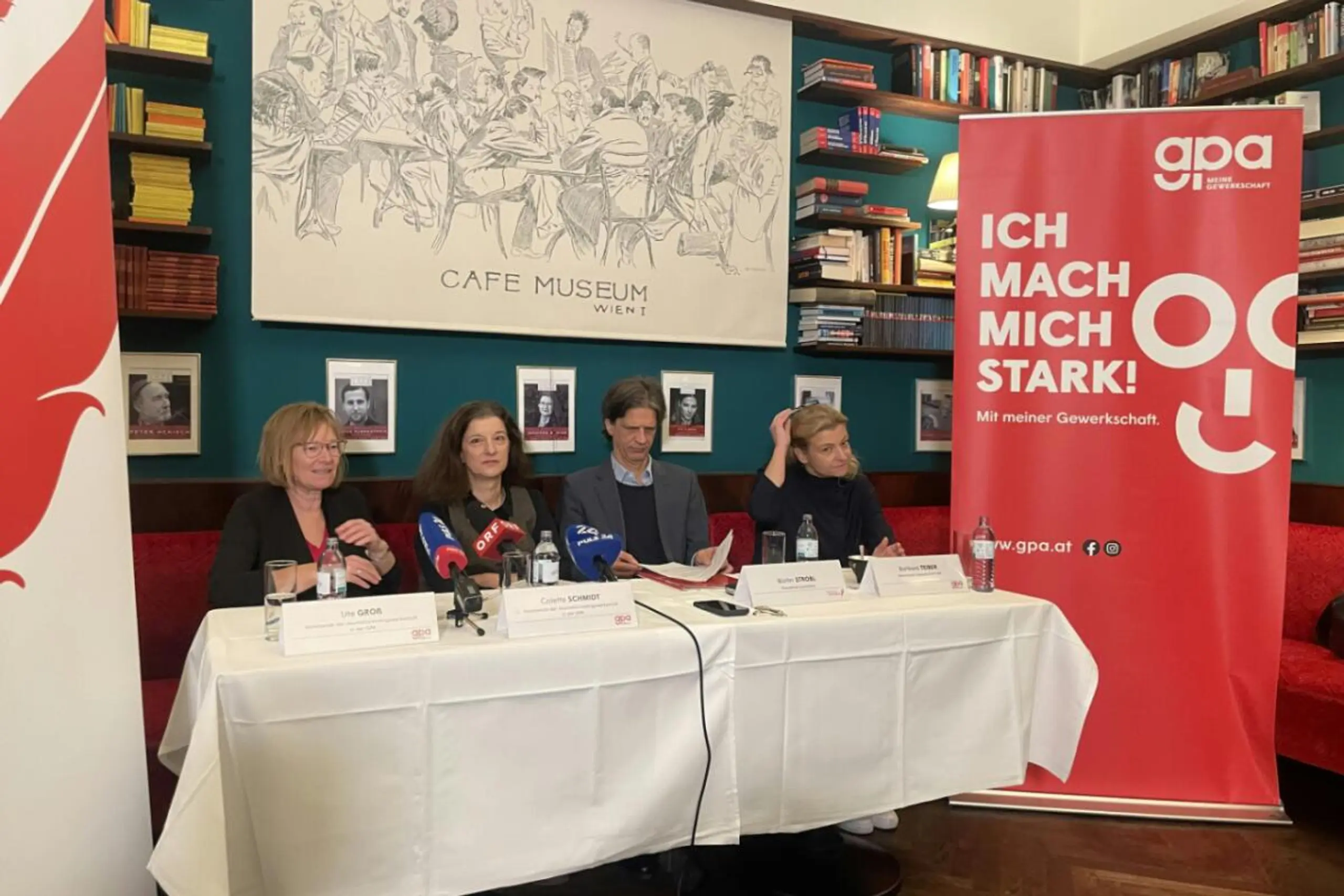 Medienkrise macht Sorgen: Groß, Schmidt, Strobl, Teiber (v.l.)