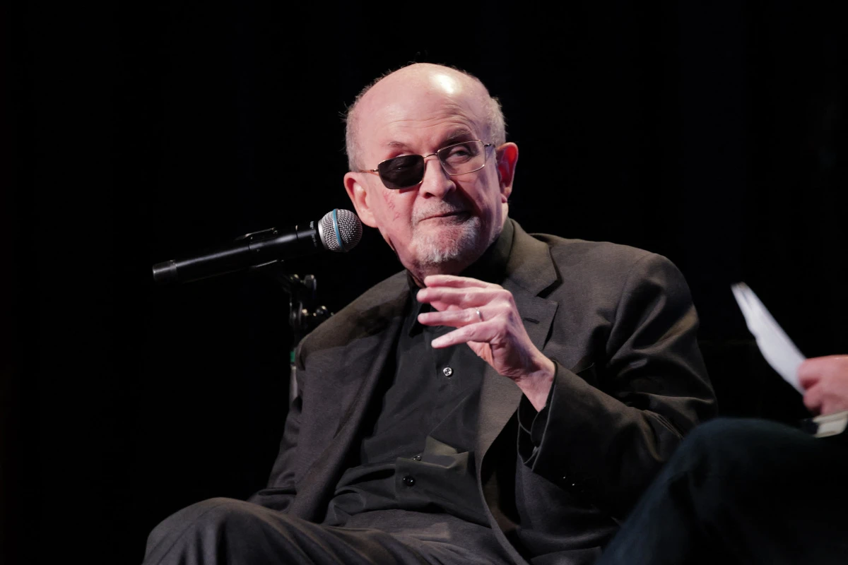Salman Rushdie ist auf dem rechten Auge blind