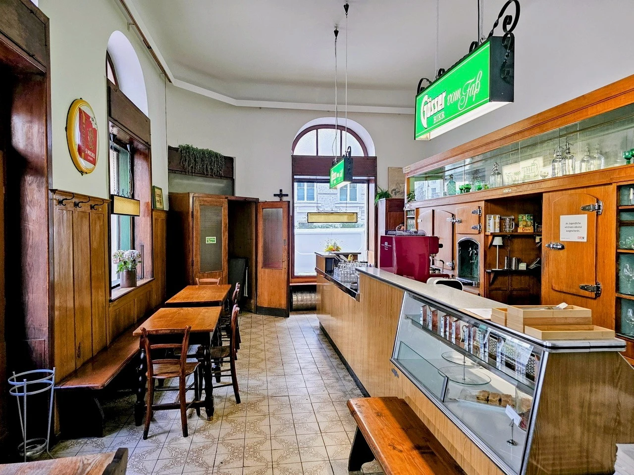 © Beigestellt Blurred image background