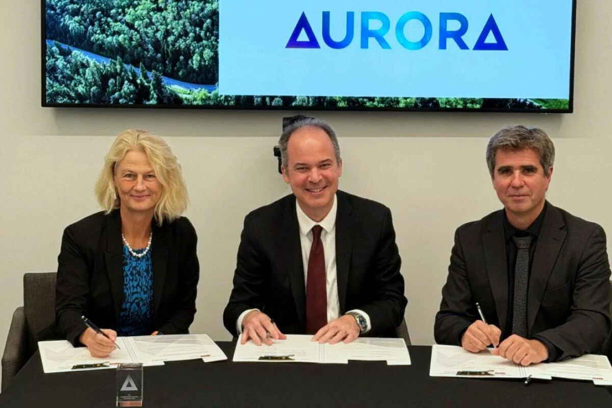 Unterzeichnung des Abkommens mit der Simon Fraser University