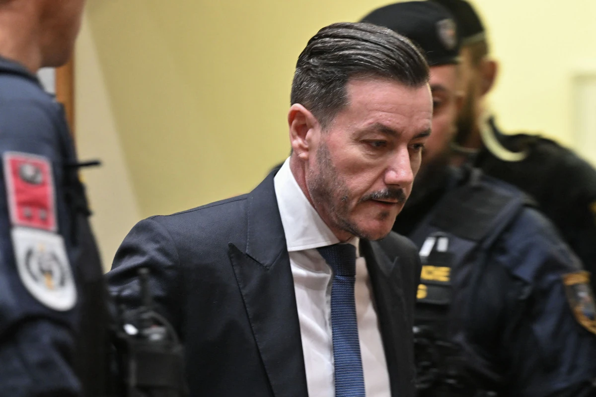 Neben Benko stehen sechs weitere Personen unter Betrugsverdacht