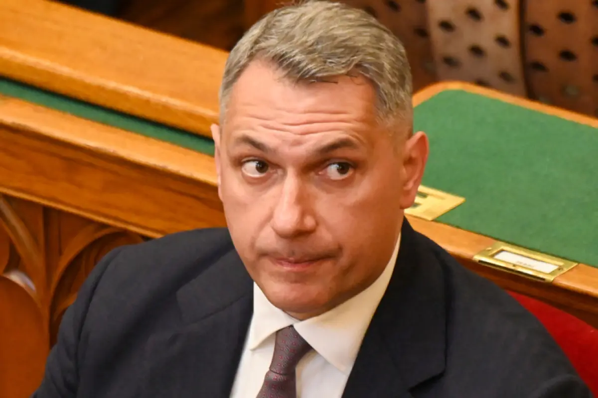 János Lázár wirft Baukonzern Unterstützung der Opposition vor