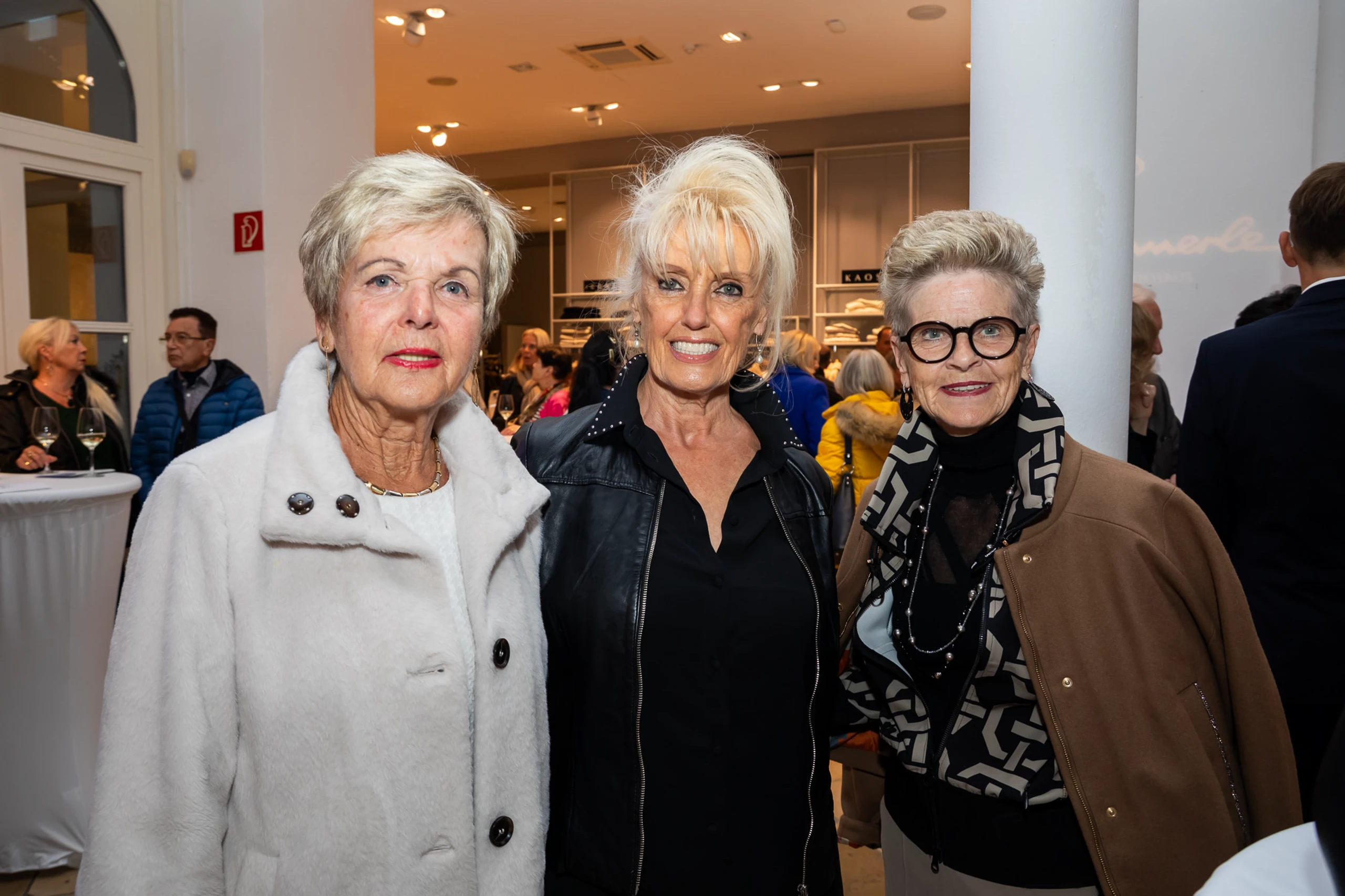 VIP Charity Shopping bei Hämmerle – Bild 12 von 85