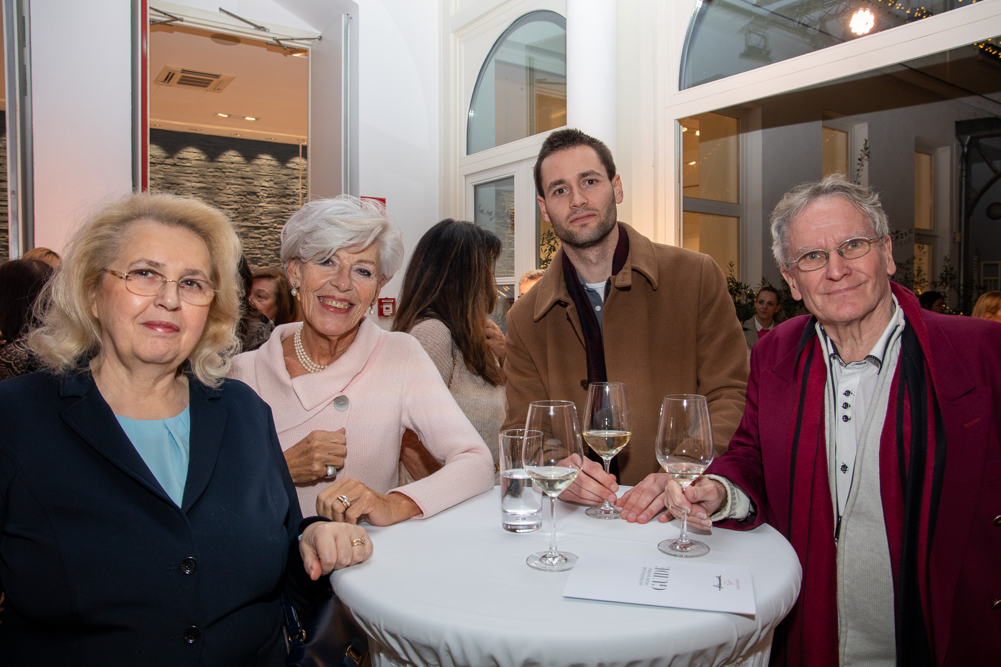 VIP Charity Shopping bei Hämmerle – Bild 36 von 85