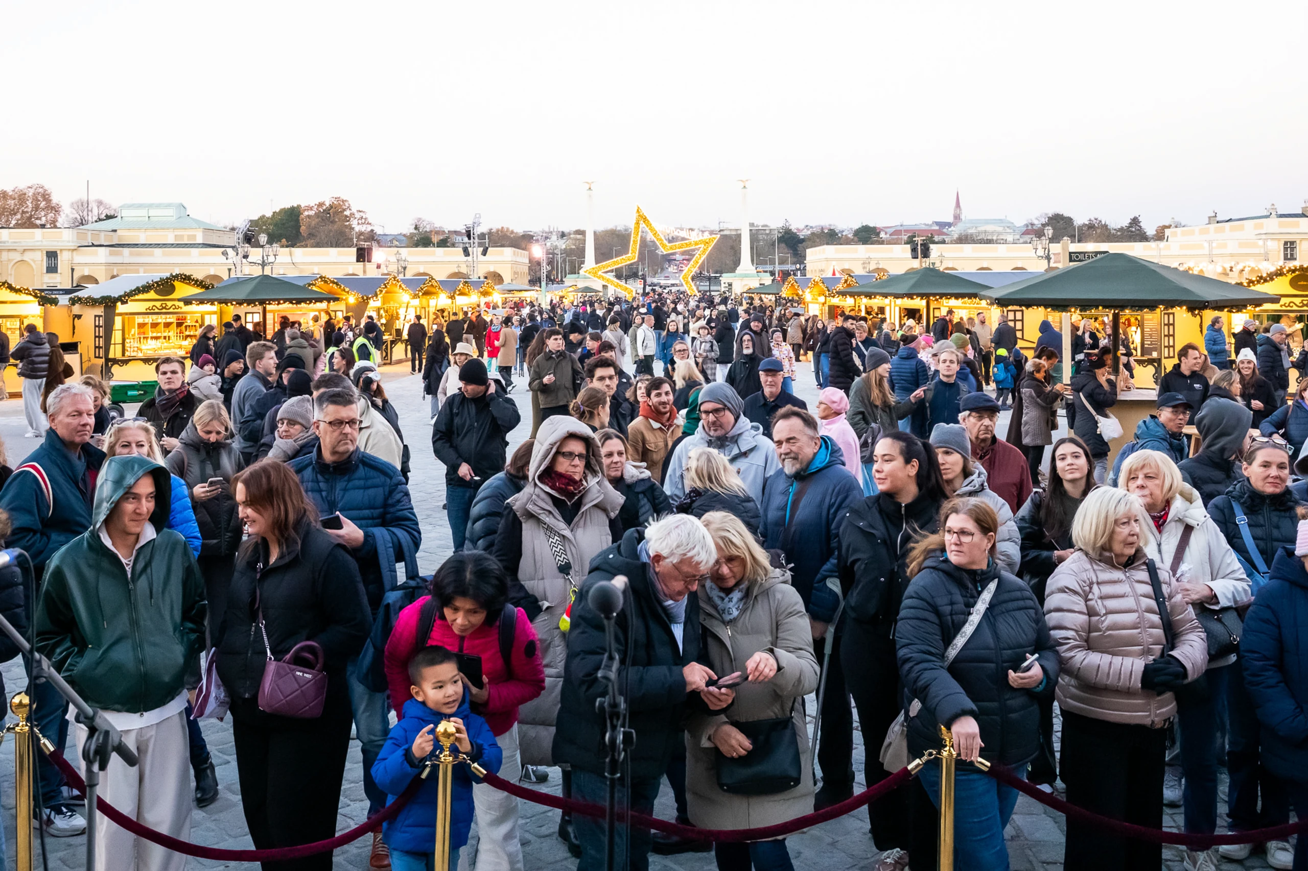 Eröffnung Weihnachtsmarkt Schloss Schönbrunn – Bild 28 von 48