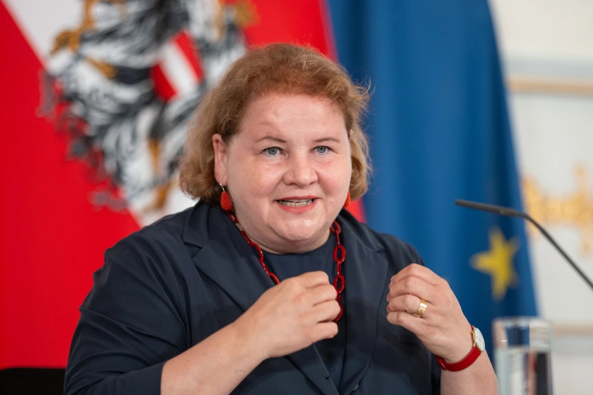 Gesundheitsministerin Schumann berät mit Ländern und Gemeinden