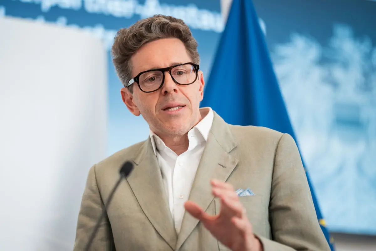 Mahrer trotz Entschuldigung in der Kritik