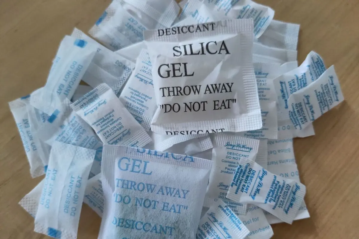 Silica entzieht dem Käse Feuchtigkeit und darunter leidet die Qualität