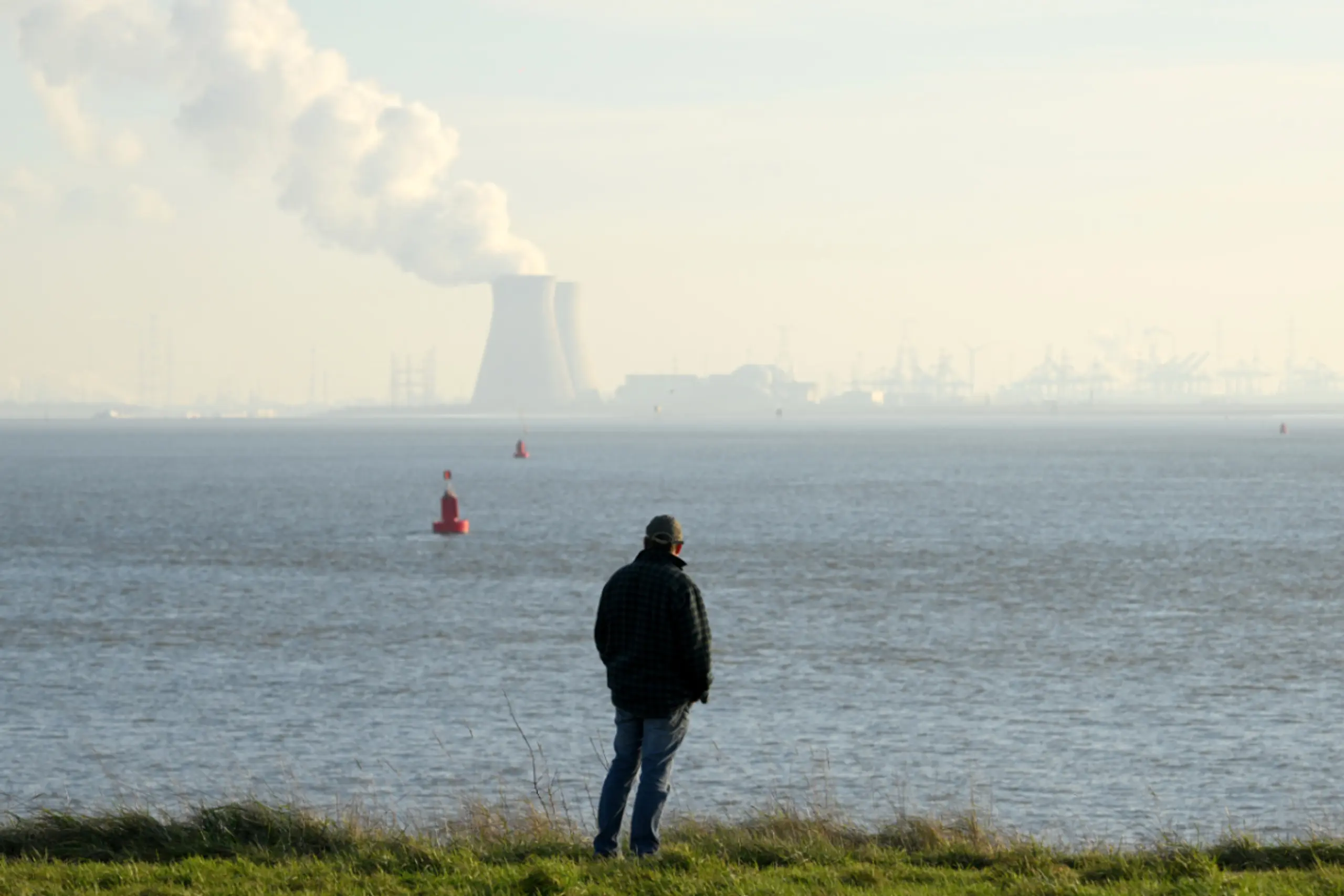 Das AKW Doel in Belgien