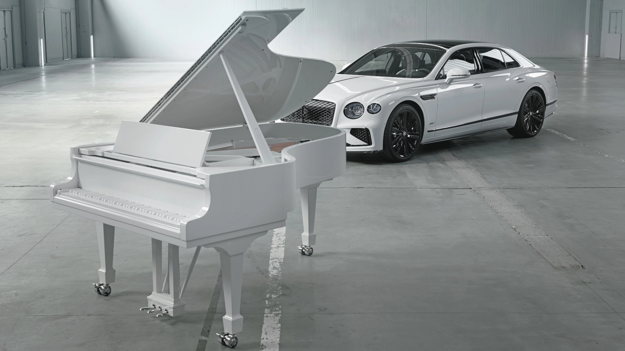 Steinway und Bentley: Virtuose Monochromatik