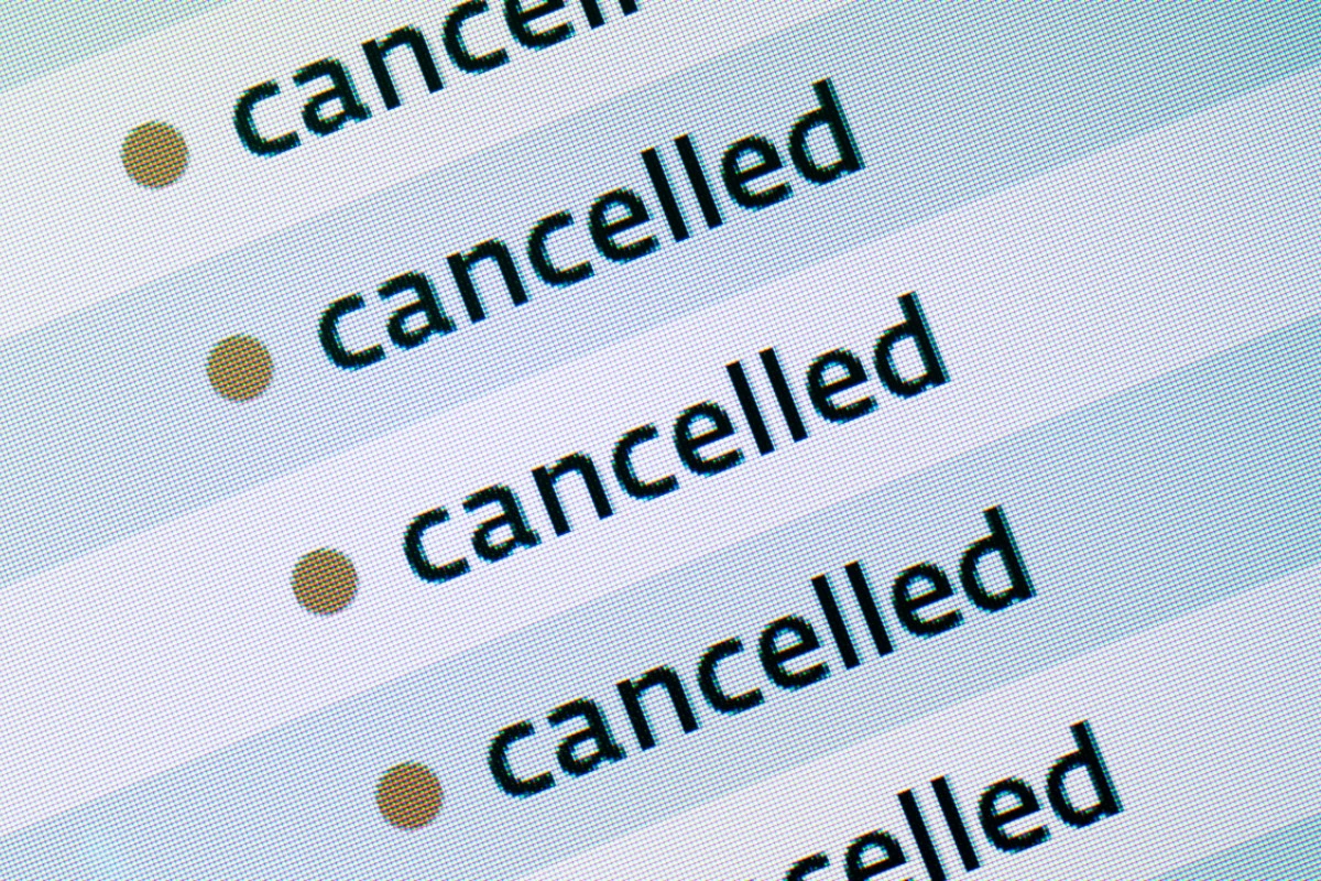 Fast 1.500 Flugverbindungen betroffen - Rund 8.600 Verspätungen