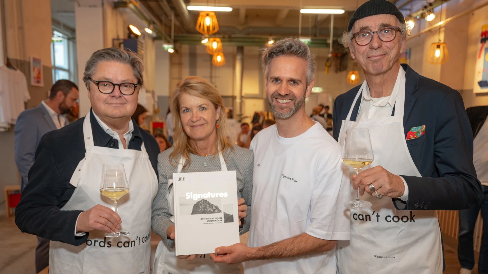 JRE Österreich: Neues Buch „Signatures“ in Wien präsentiert