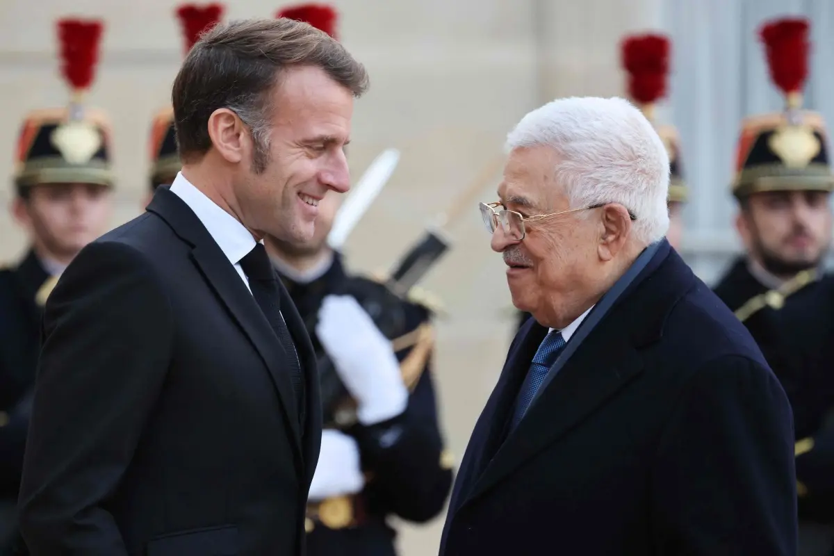 Frankreichs Präsident Macron empfängt Palästinenserpräsident Abbas