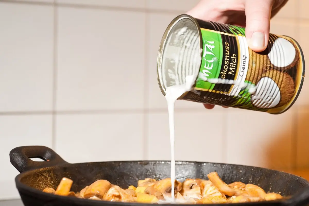 Kokosmilch sollte man nur in Maßen verwenden