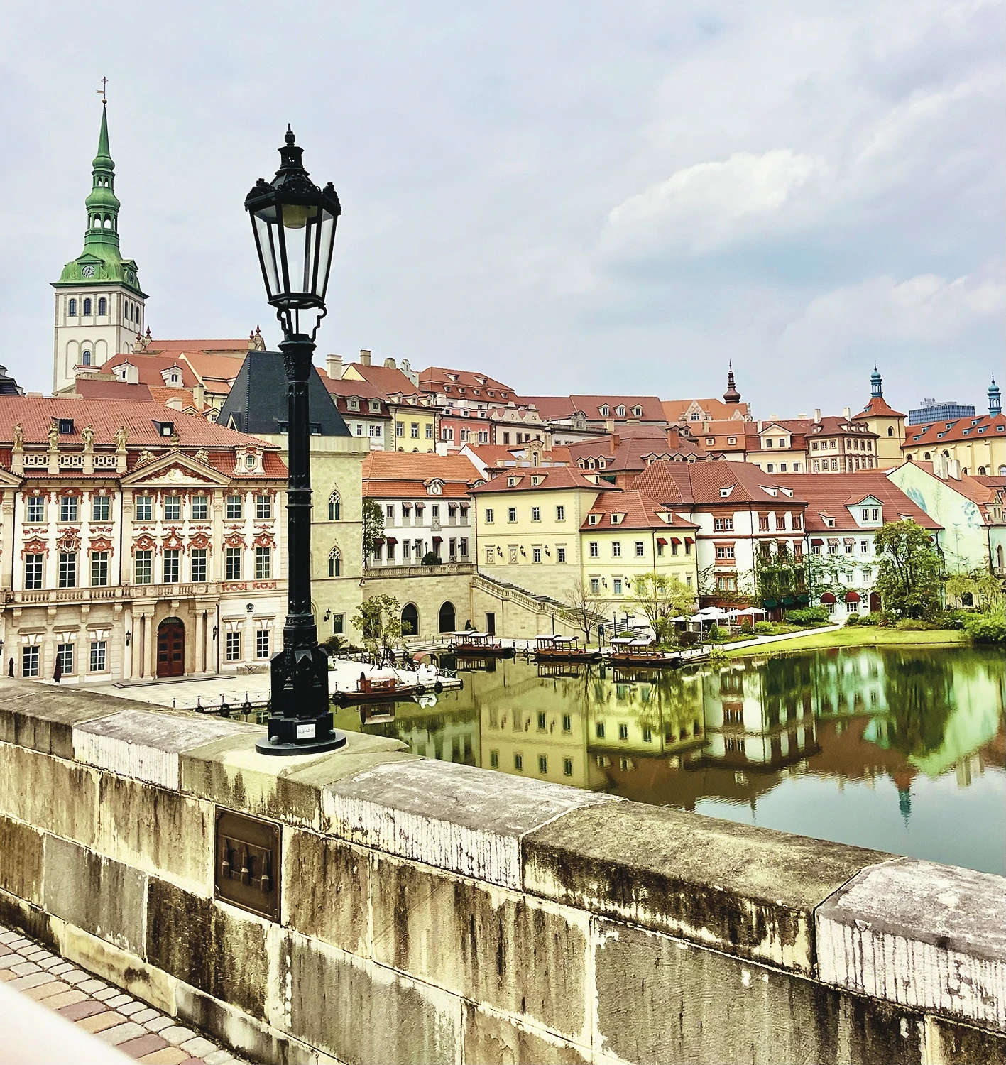 Huawei Campus: Streng bewachtes Miniatur-Europa in China