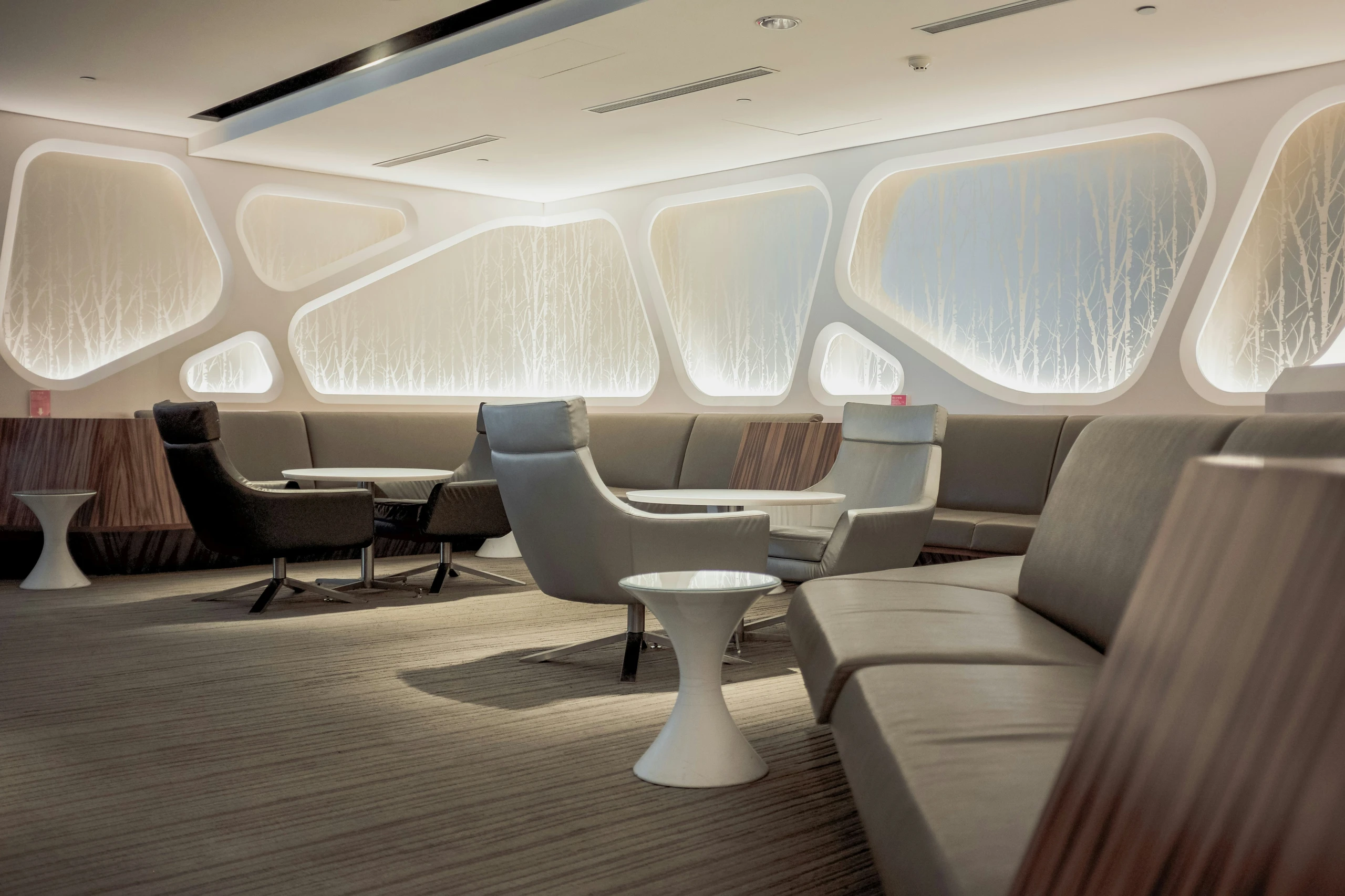 Airport Lounge-Ranking 2025: Die 5 besten und 5 schlechtesten Lounges